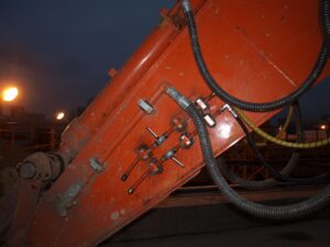 Производим гидролинии на экскаватор Daewoo, проводим установку